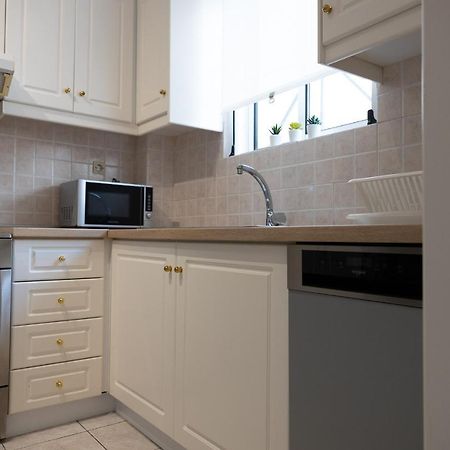 Spacious Apartment Close To The Sea And The City Center Atenas Exterior foto