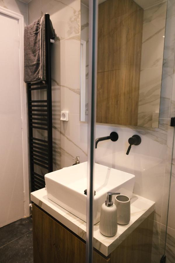 Spacious Apartment Close To The Sea And The City Center Atenas Exterior foto
