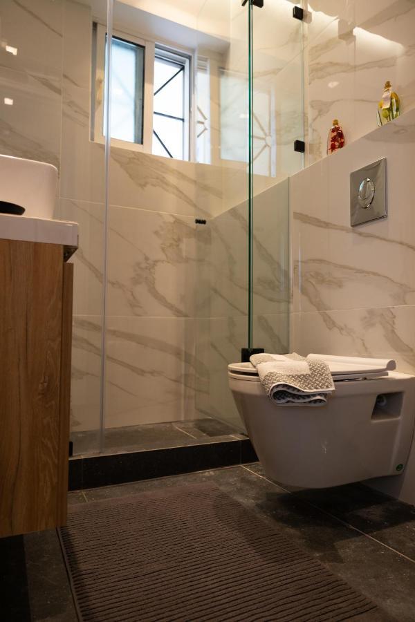 Spacious Apartment Close To The Sea And The City Center Atenas Exterior foto